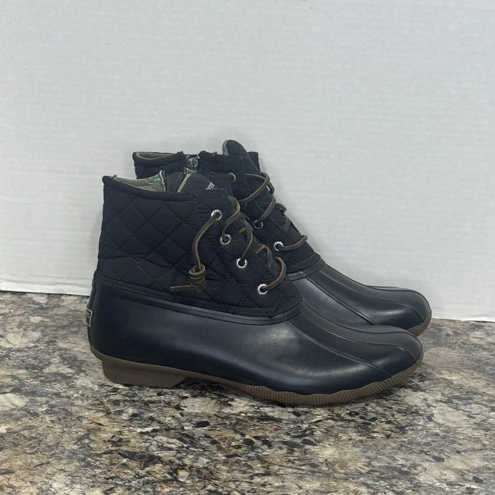 Sperry Women's Saltwater Quilted Nylon Duck Boot STS94063 Black Size 9.5‎